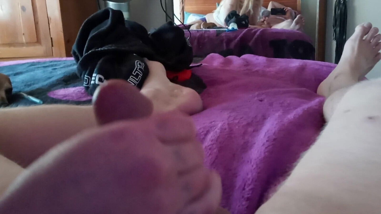 Jordan Starr gives Mikey McLovin handjob