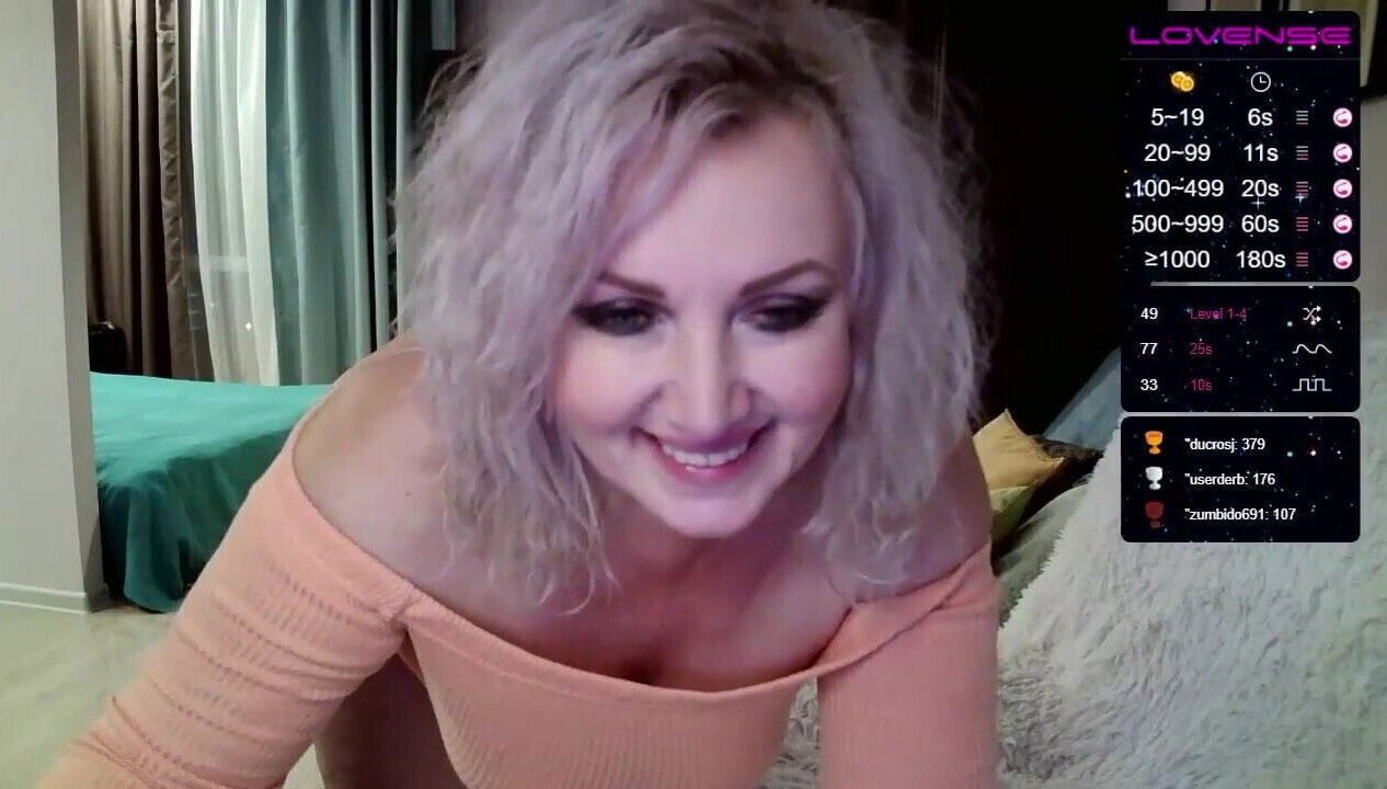 Russian aged curvy lady shows figure holes