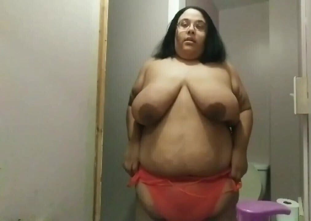 Horny Mixed Slut Strips Jessicacutie28