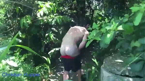 Fomos fazer trilha tes&atilde_o bateu acabamos fudendo meio mato.