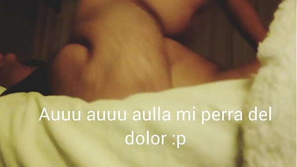 haciendo chillar puta hasta sacarle pedos