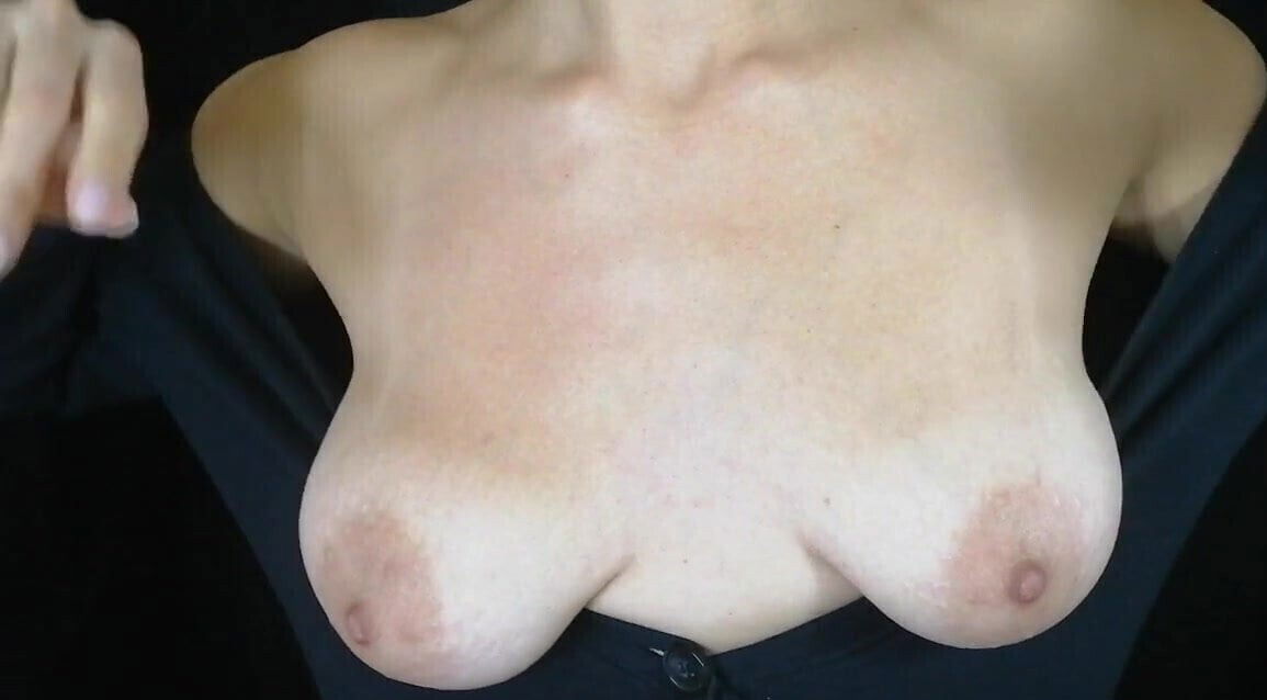 Gentle puffy black clothes