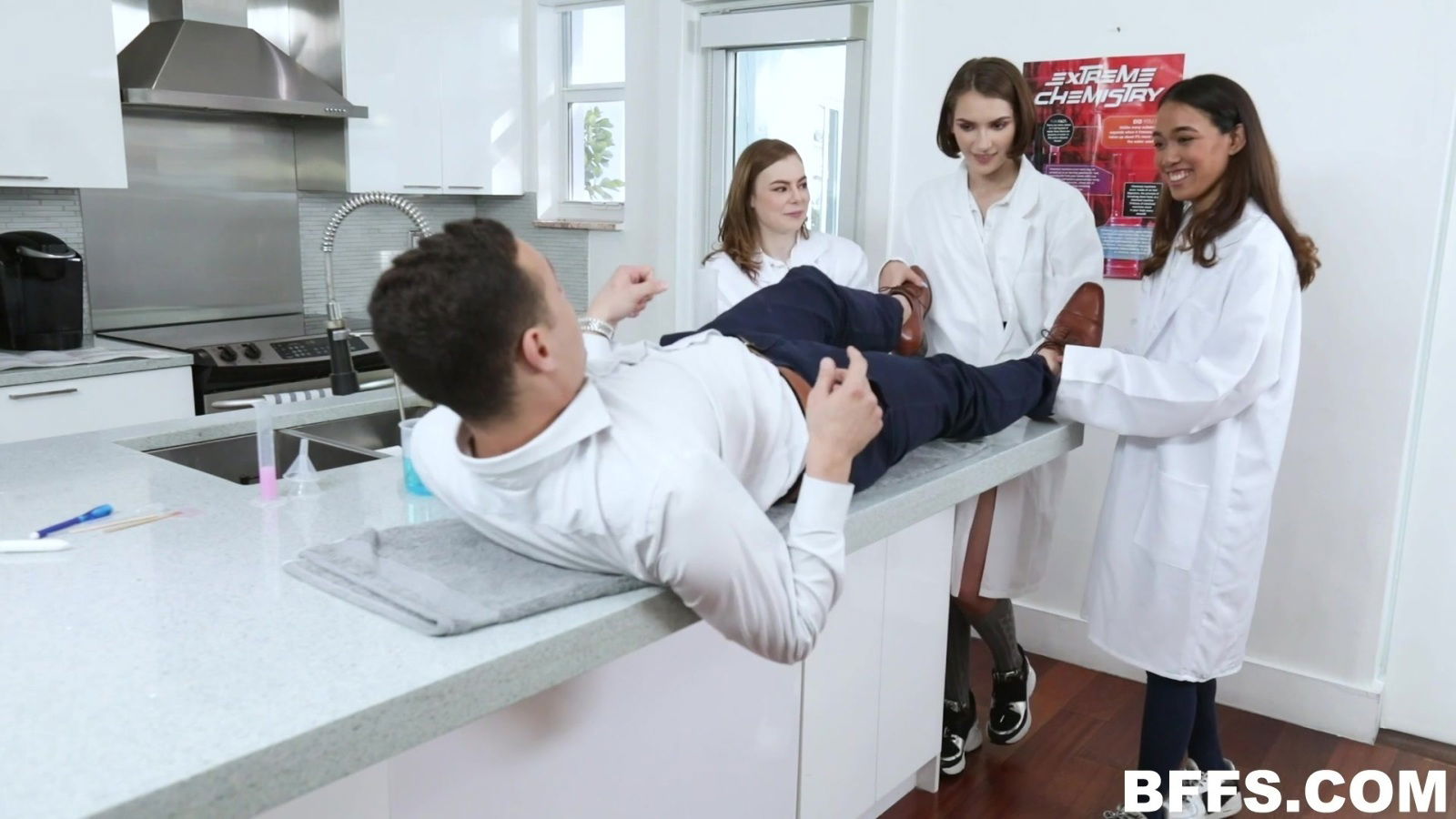 Natalie Porkman, Skye Riley Grey experiment with fourway