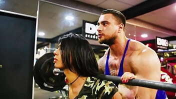 jully gostosa da academia malhando