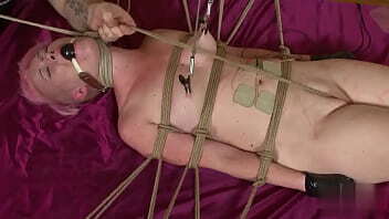 拘束電流責め＆くいこみ股縄引き上げ調教をうけるｍ女