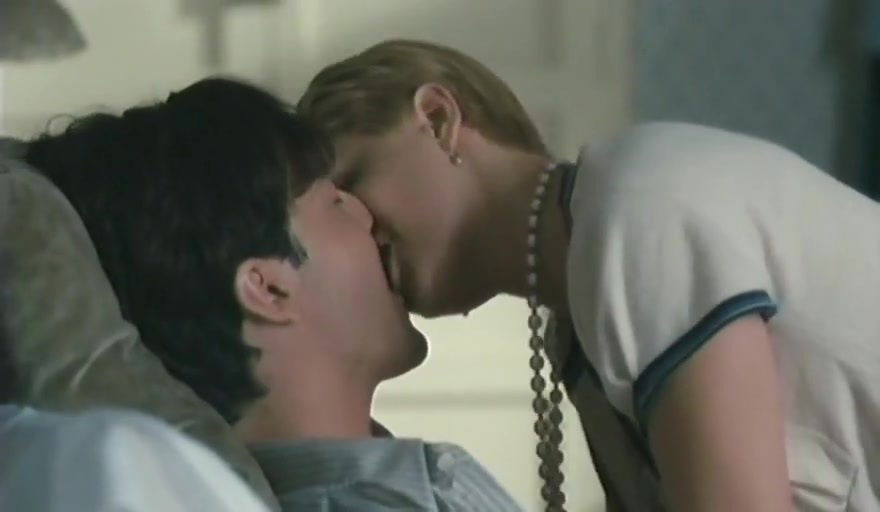 Caterina Murino,Mena Suvari in The Garden Of Eden (2008)