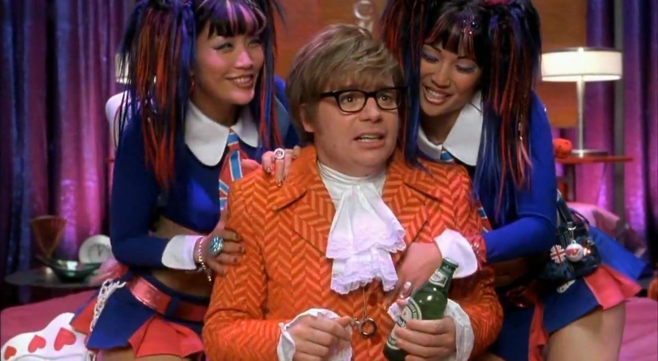 Carrie Ann Inaba,Diane Mizota,Beyonce Knowles in Austin Powers In Goldmember (2002)