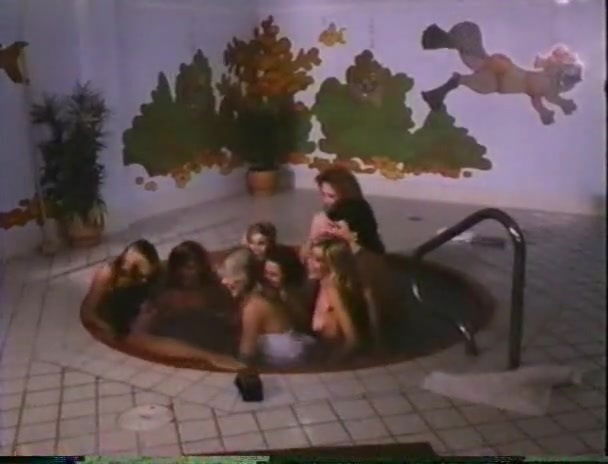 Katt Shea,Edy Williams,Becky LeBeau,Various Actresses in Hollywood Hot Tubs (1984)