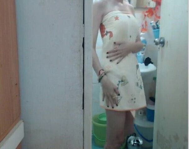 blonde Stepmom caught Masturbating helps