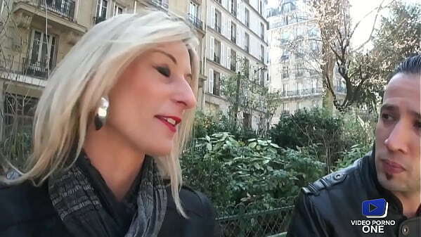 Cali Cruz s'_offre baise hard avec inconnu