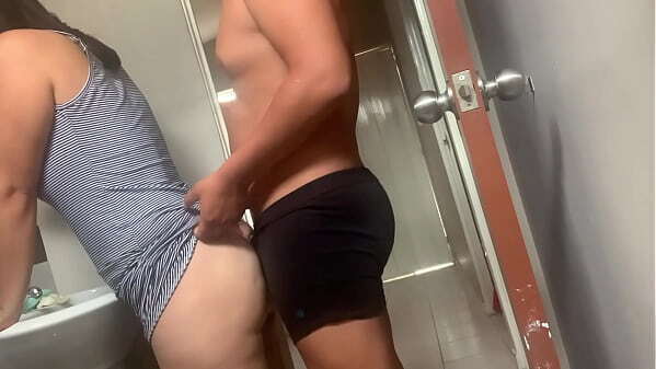 hermanastra cepilla dientes ganas coma leche