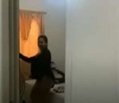 Espiando sobrina termino modelando