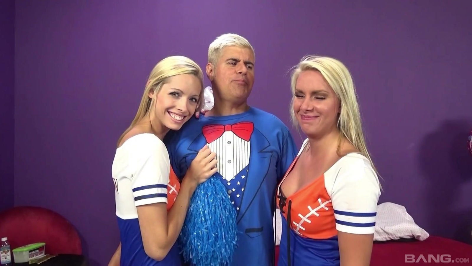 blonde Brooke Logan gets fucked with horny Cherry Morgan