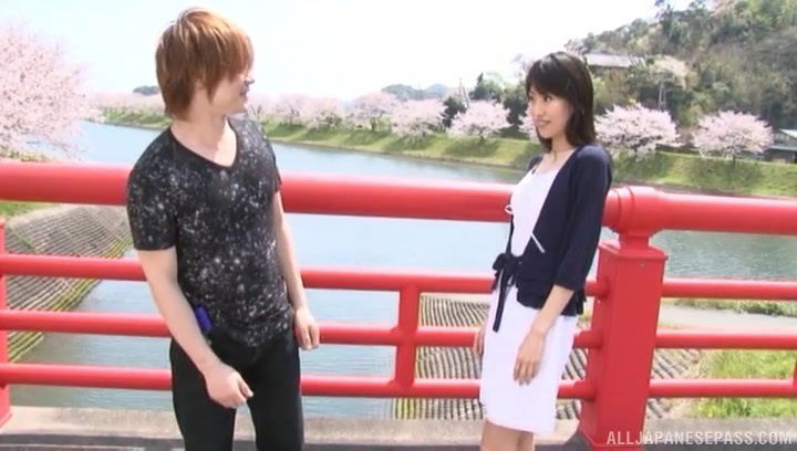 Closeup video pretty Airi Mikami giving head eating