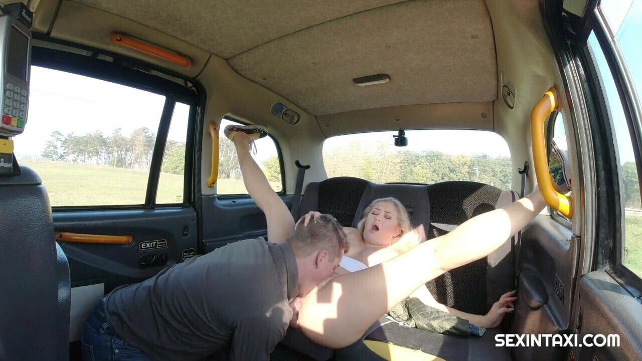 Horny blonde showed more taxi driver