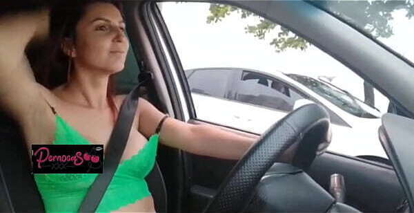 PERNOCAS PAQUERANDO SINALEIRA COLOCA TETAS FORA