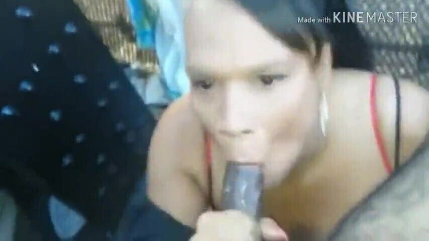 Head bobber slurping dick swallowing