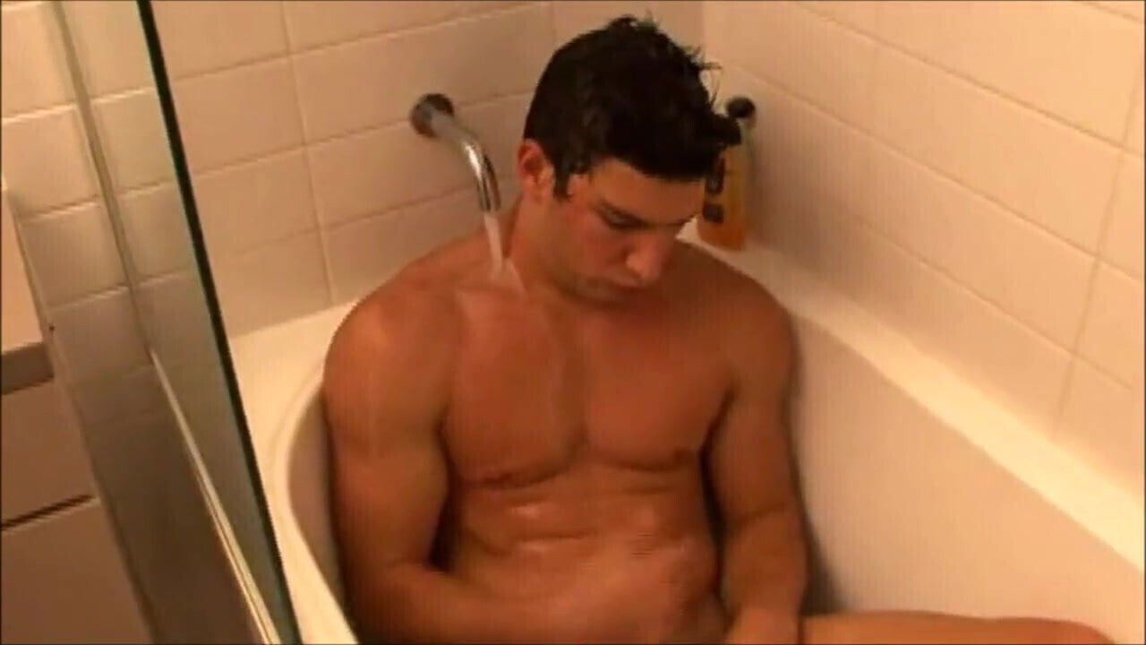 Sexy muscle jock dick bath