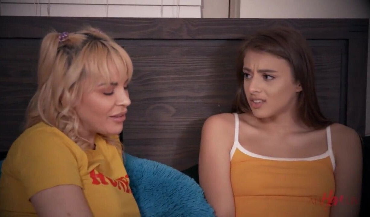 Lesbian Forever Young With Derza Dana Dearmond