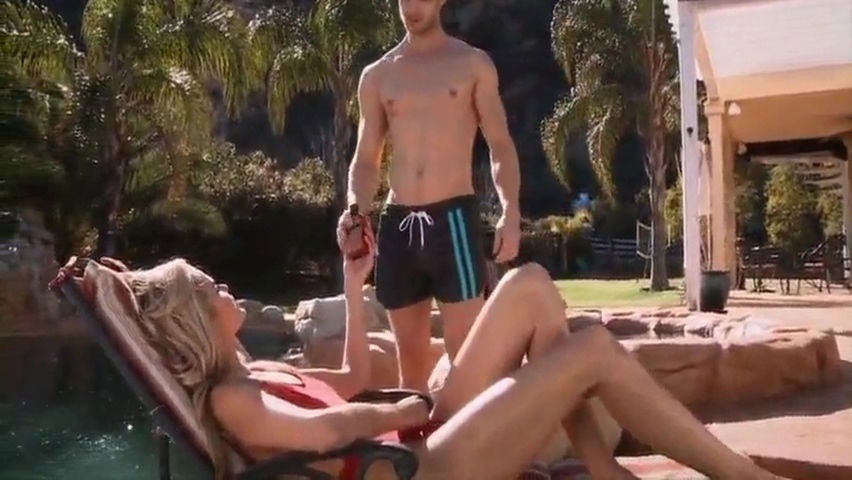 Pepper Xo, Christine Nguyen And Erika Jordan - The Love Machine - 2016