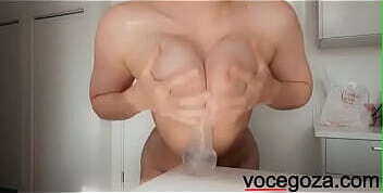 novinha fazendo espanhola no consolo