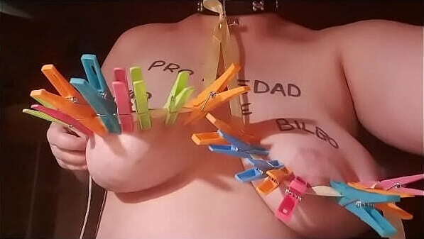 sumisa hace escalera pinzas