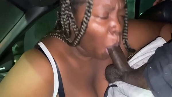 HEAD TURNS INTO THROATPIE