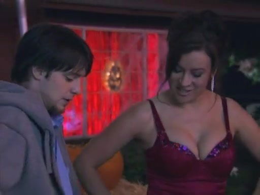 Lola Davidson,Jennifer Tilly in The Caretaker (2008)