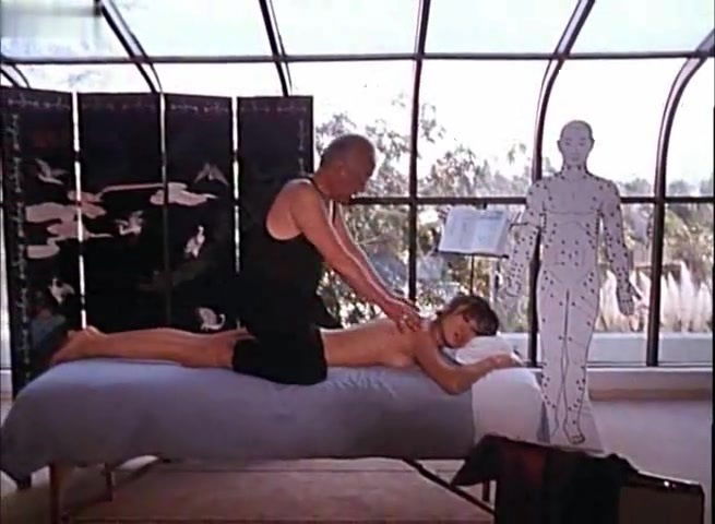 Julie Strain,Dona Speir,Roberta Vasquez,Carolyn Liu,Ava Cadell,Cynthia Brimhall,Pandora Peaks in Do Or Die (1991)