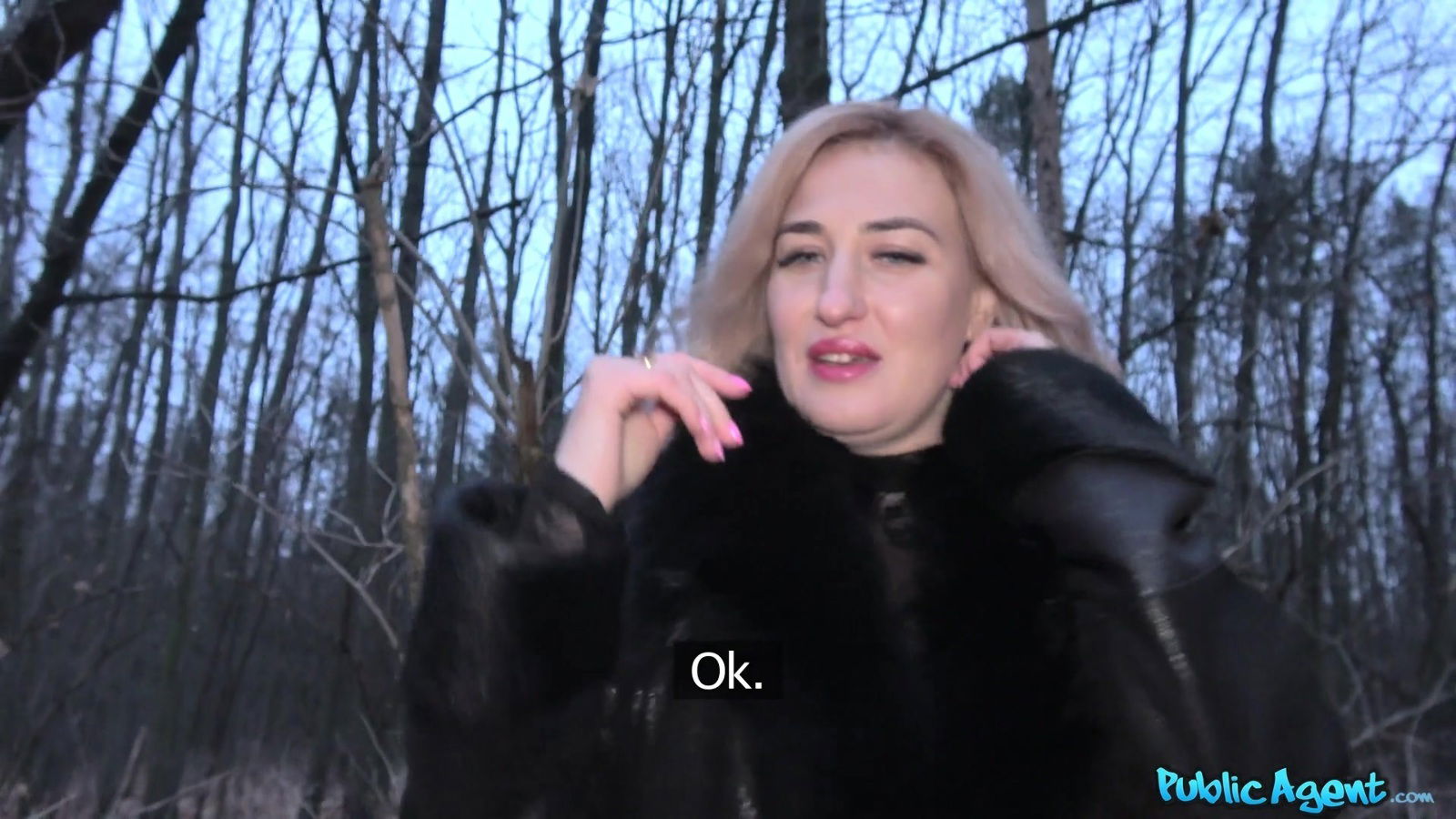 Tattooed blonde cougar Dayana spreads legs doggy