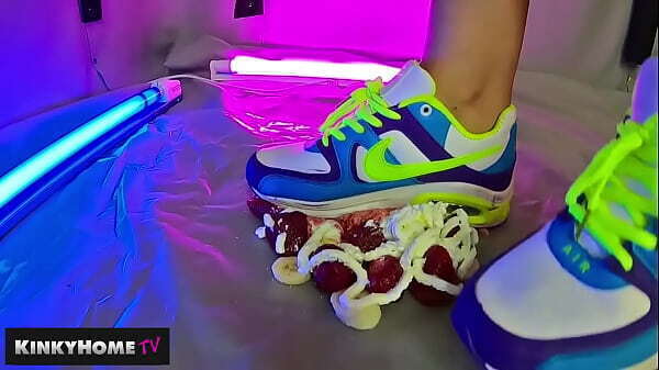 Destruction food sneakers NIKE