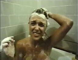 Bits and Pieces: Sexy Nude Bath Girl (Brighter Version) (Honey Shots) (GIF Mode) (HD)