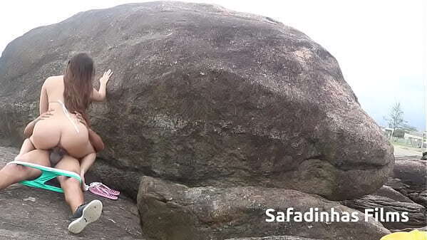 Casal Badarox fodendo praia