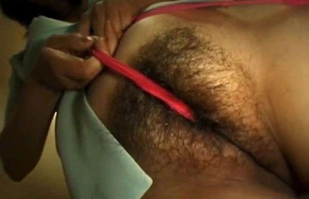 Closeup video hairy pussy slut Tokui giving blowjob