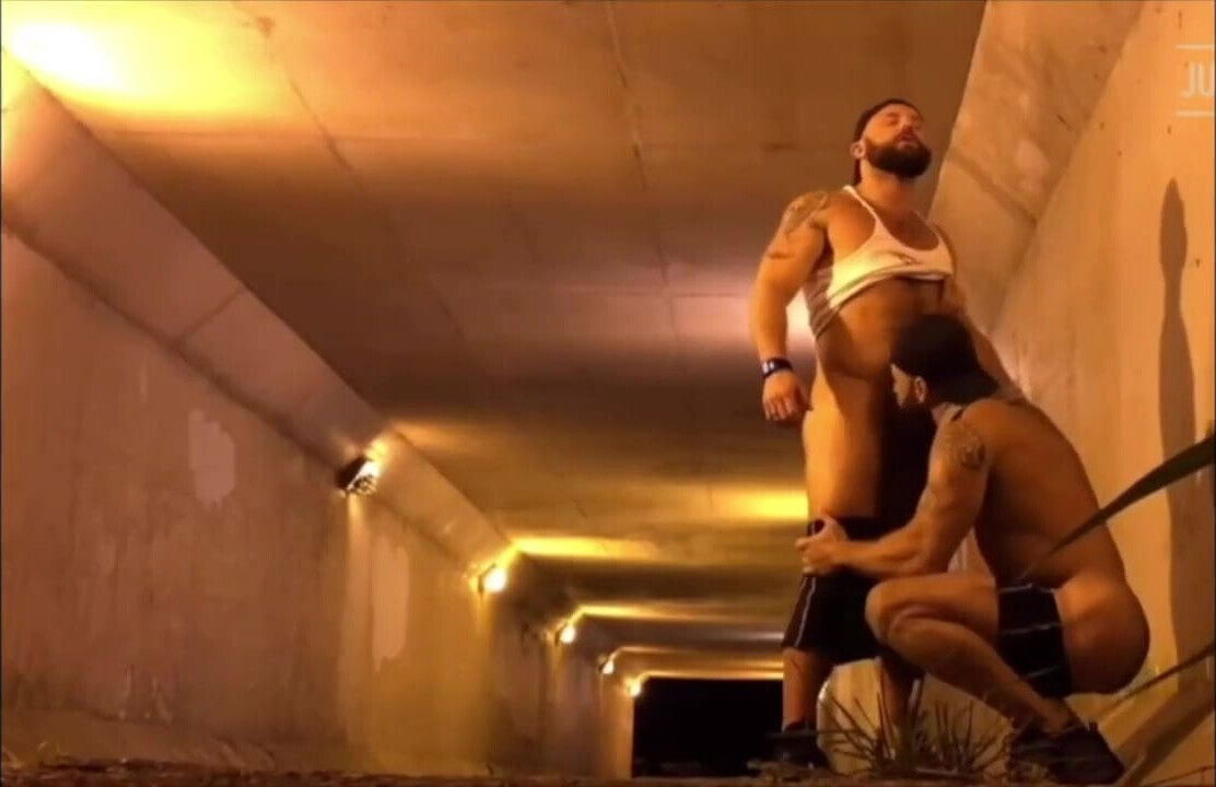Midnight grindr hookup under bridge