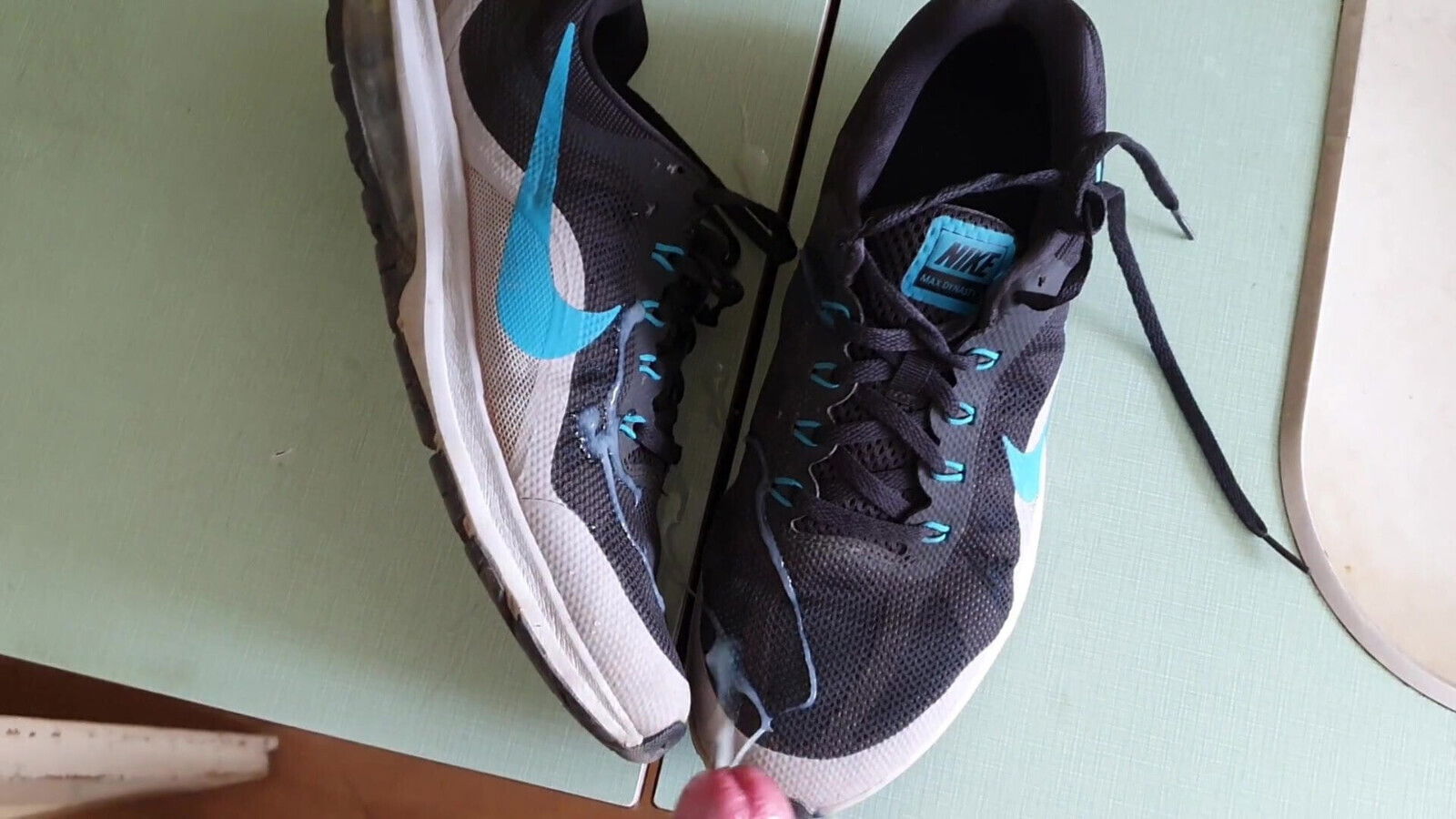 Nike Dynasty fucked huge cumshot