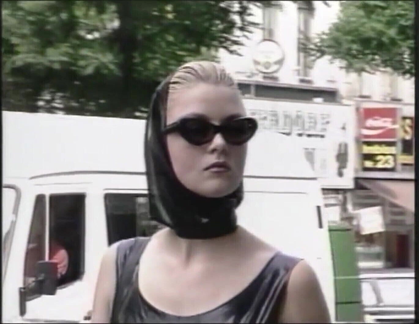 Viola Clips Natalia's Latex Strut