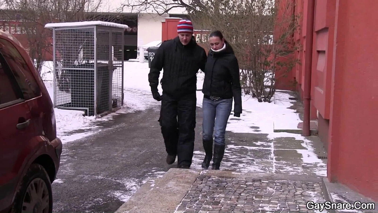 Girl tricks into first time experience