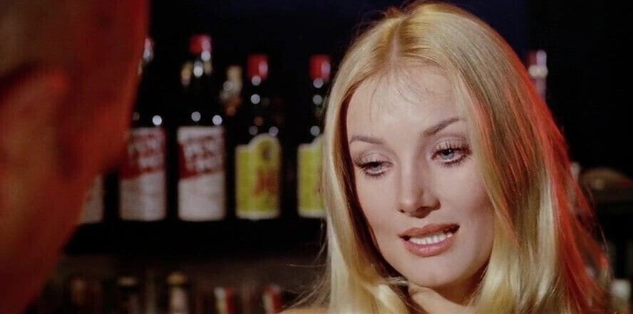 Barbara Bouchet Milano Calibro (1972)