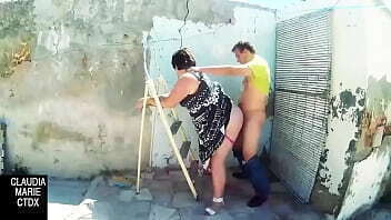 Deja limpiar persiana sucia vieja am&oacute_rrate pil&oacute_n mujer foca