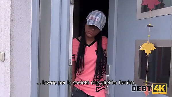 DEBT4k. giovane ragazza disoccupata &egrave_ pronta scopare suoi vestiti nuovi