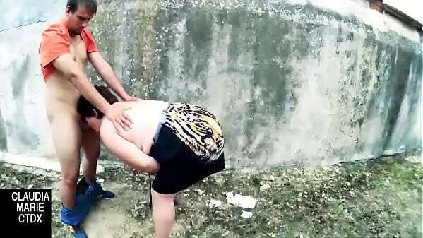 polla m&aacute_s dura cemento pared