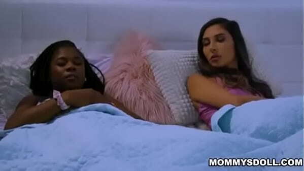 Gianna Dior joins into fucking bestie with stepmom