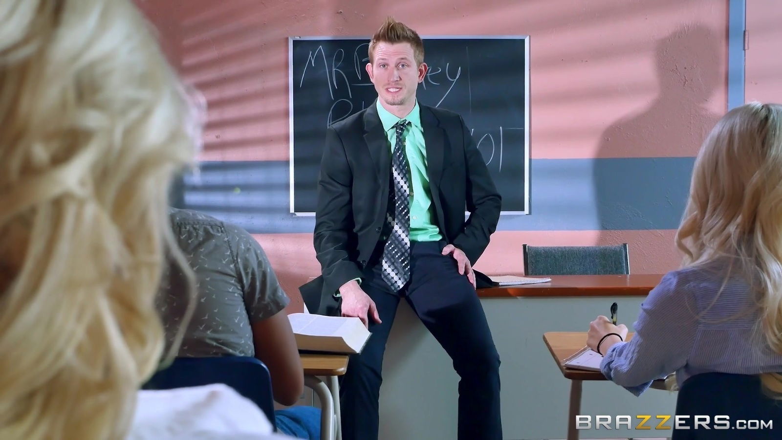 Slutty teen Layla Price shows more than class