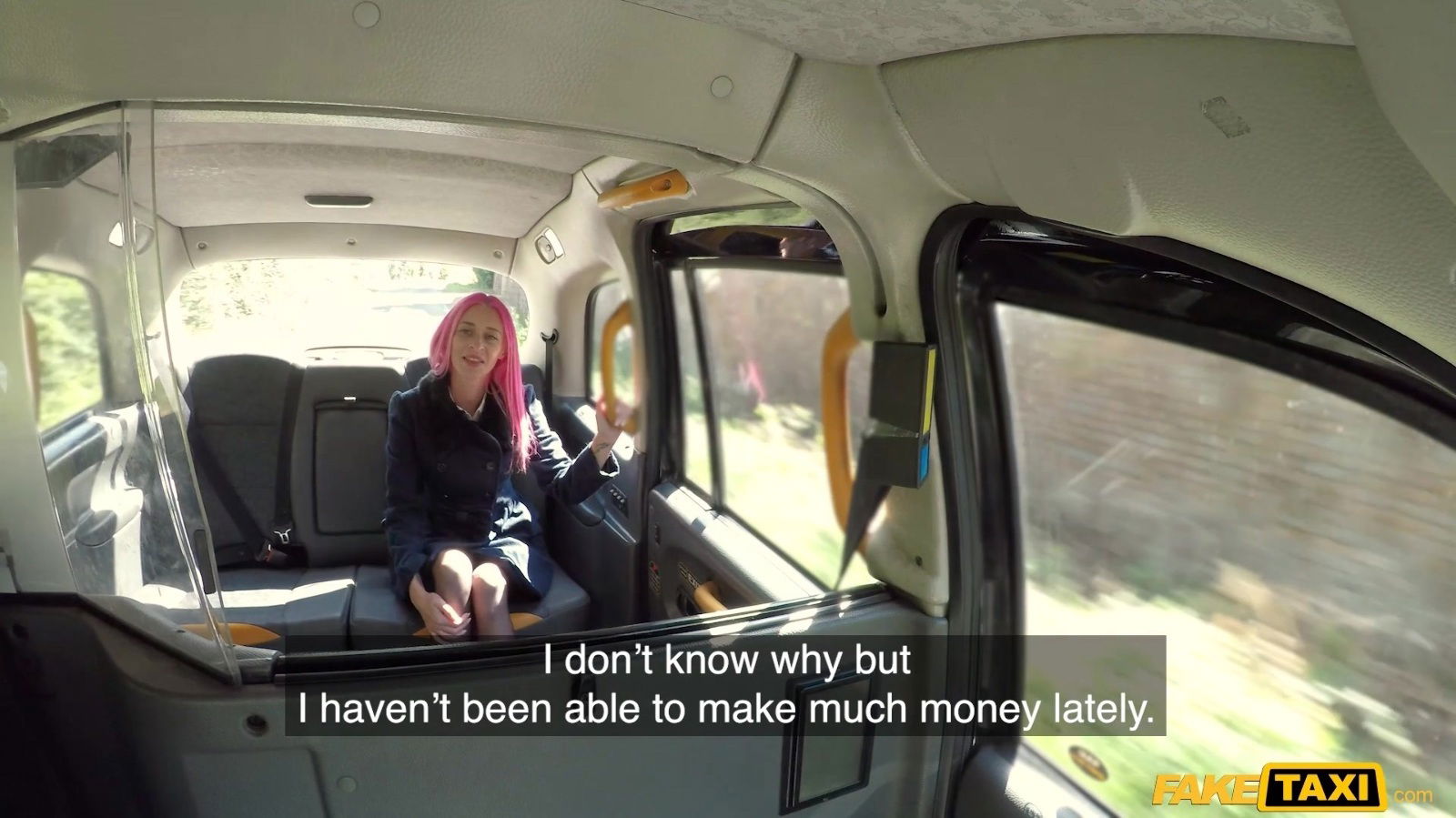 Shaved pussy cutie Roxy Lace eats taxi driver's gets fucked