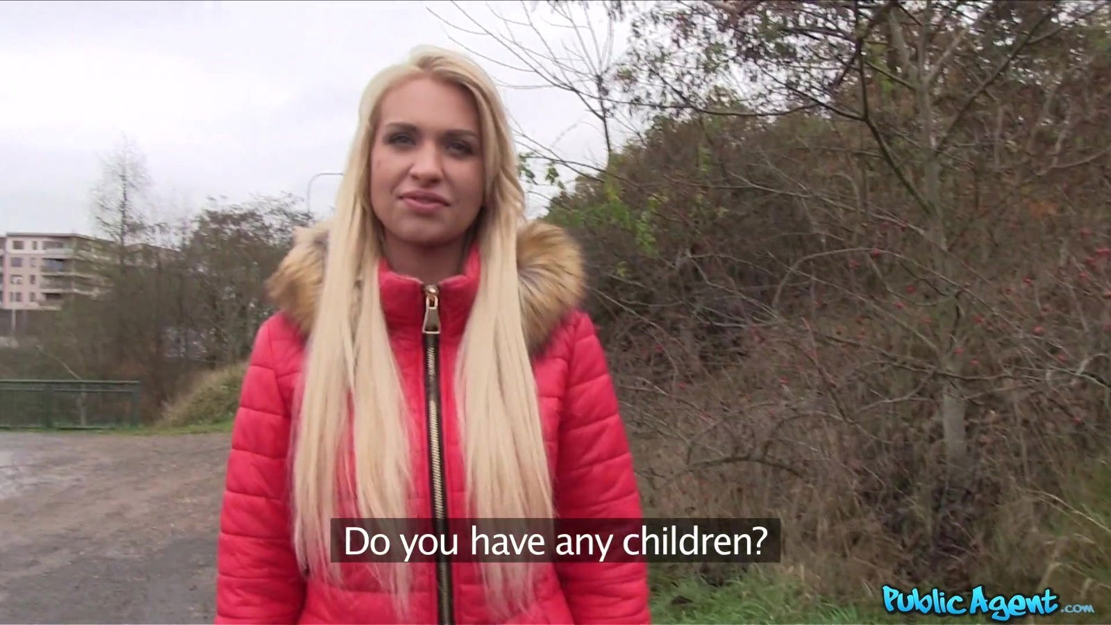 Tattooed blonde amateur Alexis Bardot takes money have wild