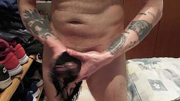 masturbate with mother-in-law'_s panties