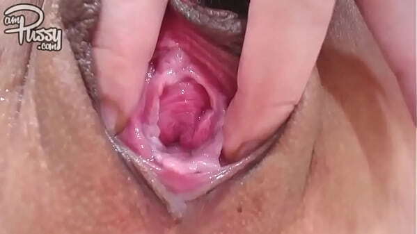 Close-ups SQUIRTING ASIAN PUSSY