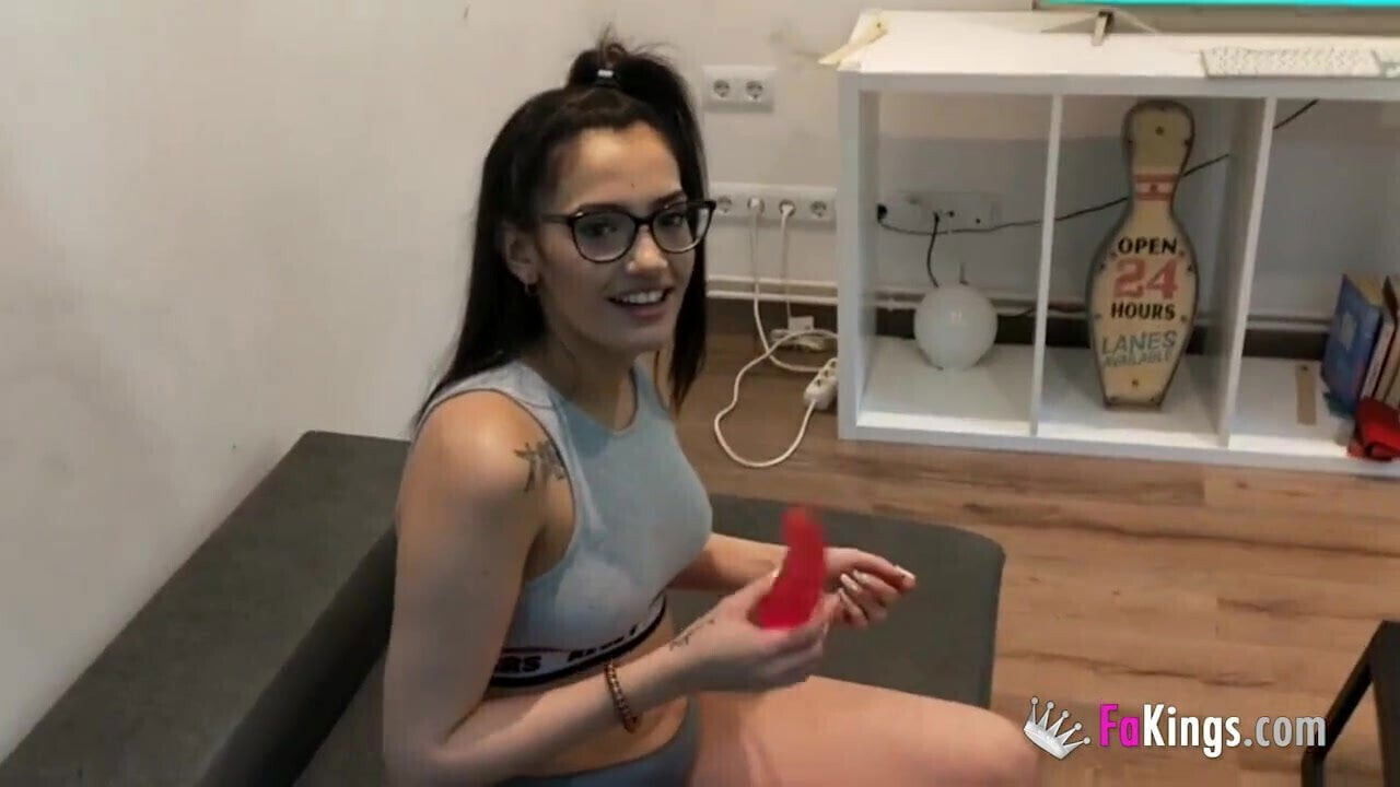 When Penelope gets tired dildos, goes black cocks!