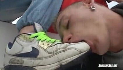 kiffeurs pieds baskets